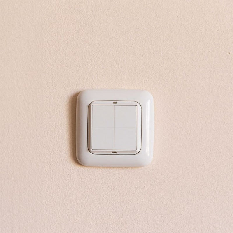 Comutator de perete Shelly BLU Wall Switch 4 + rama Busch-Jaeger - EpicHome