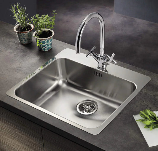 Chiuveta de inox. Avantaje si dezavantaje