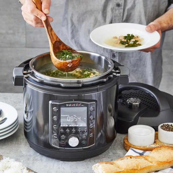 Multicooker Instant Pot Pro 6, 1200 W, 11 programe, 28 presetari, 6 L, Panou digital, Negru - EpicHome