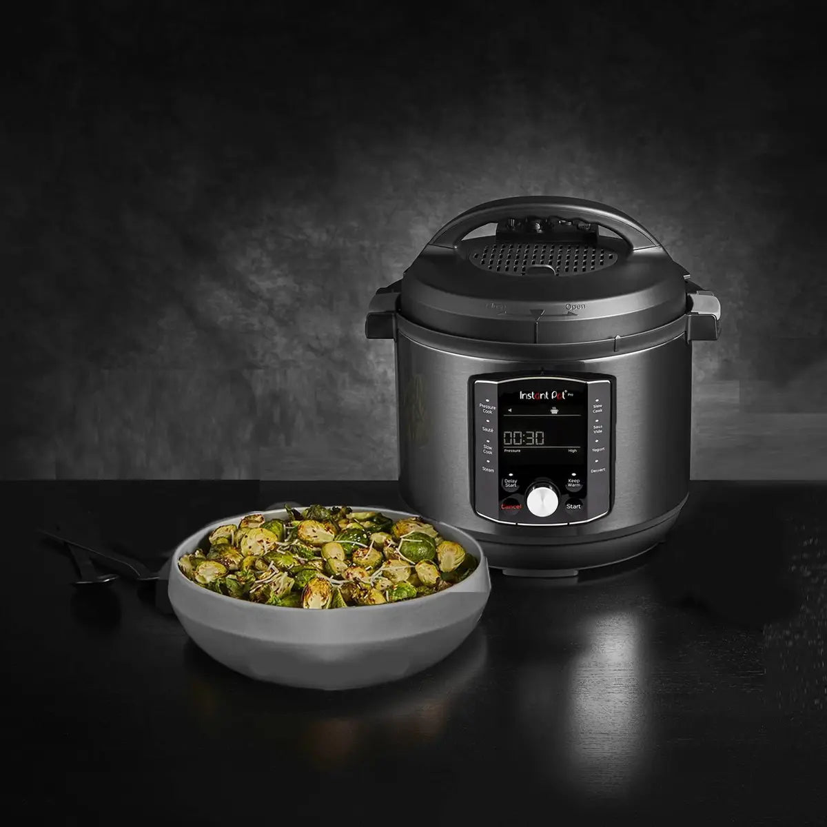 Multicooker Instant Pot Pro 8, 7.6L, 1200~1400W, 10 functii, Vas interior aplatizat din inox cu manere, 11 sisteme de siguranta, Gratar multifuncțional, Garnitura extra (Negru) - EpicHome