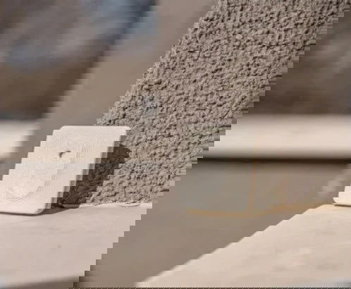 Senzor de temperatura si umiditate Shelly Plus H&T pentru exterior, ecran E-ink, WiFi, multiple culori - EpicHome.ro