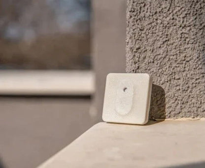 Senzor de temperatura si umiditate Shelly Plus H&T pentru exterior, ecran E-ink, WiFi, multiple culori - EpicHome.ro